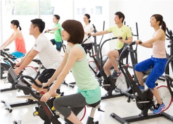 ジムでのトレーニングのイメージ